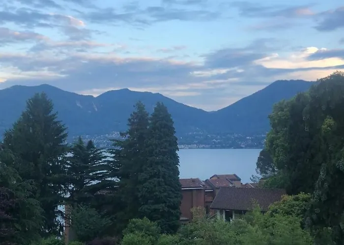 Un Incantevole Sul Maggiore 아파트