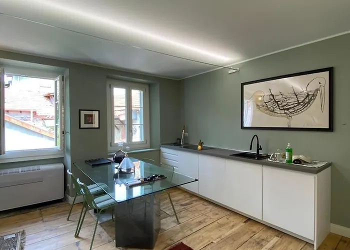 아파트 Un Incantevole Sul Maggiore